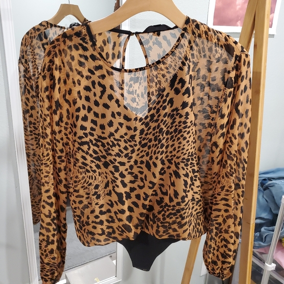 Banana Republic Leopard print LS bodysuit size S - Picture 7 of 8